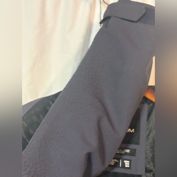 Volcom Women's Dark Gray Ski/Snowboard Performance Jacket - Picture 6 of 6